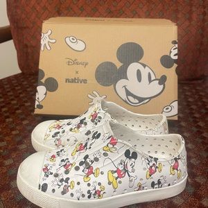 Disney Native Shoe Kids Size 11